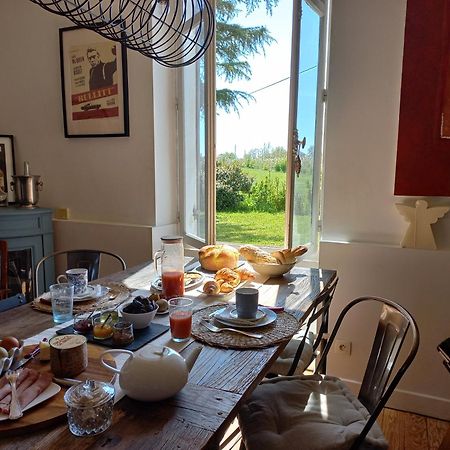 L' Embellie Sur Lot Bed & Breakfast Sainte-Livrade-sur-Lot Ngoại thất bức ảnh