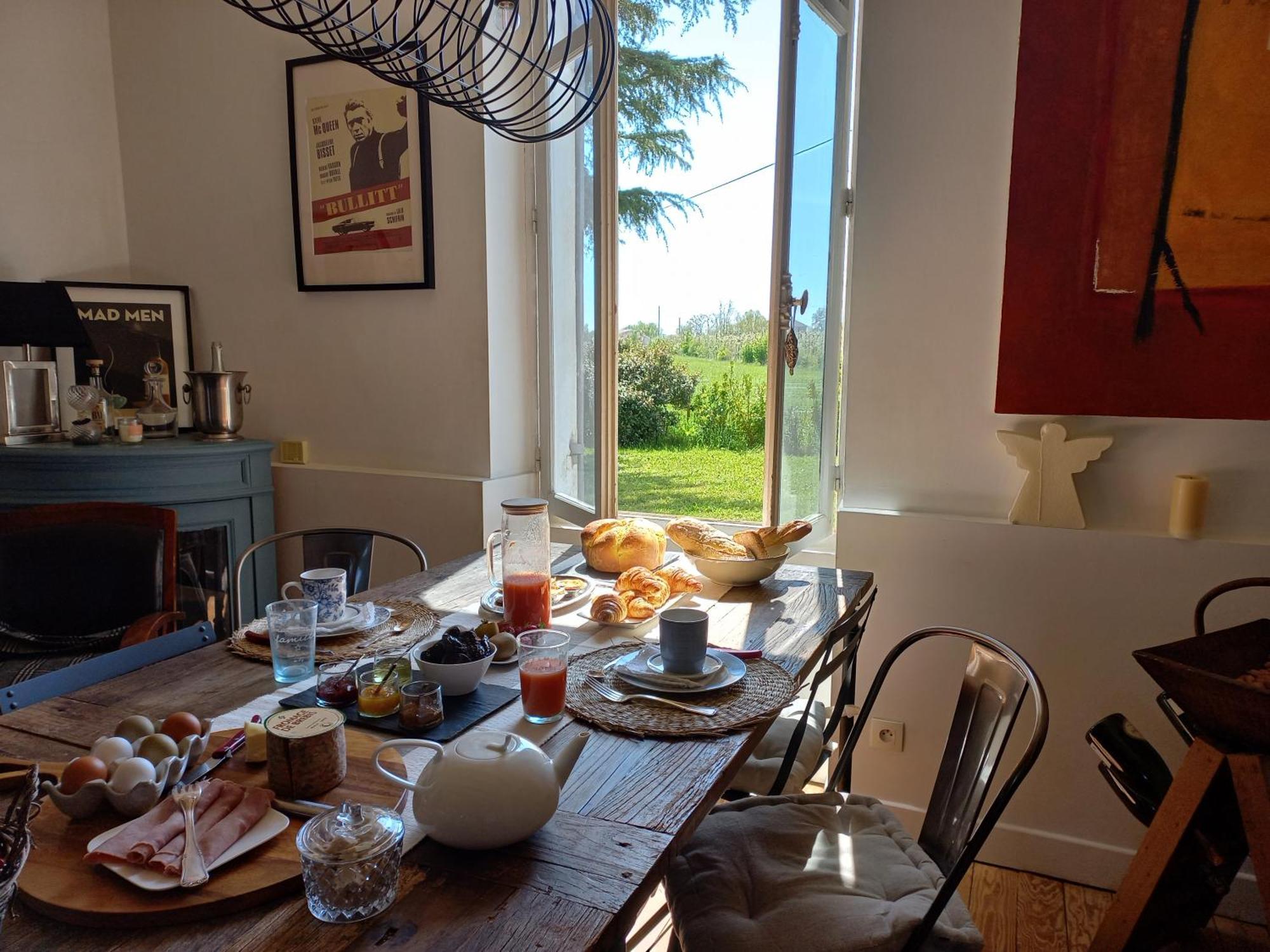 L' Embellie Sur Lot Bed & Breakfast Sainte-Livrade-sur-Lot Ngoại thất bức ảnh