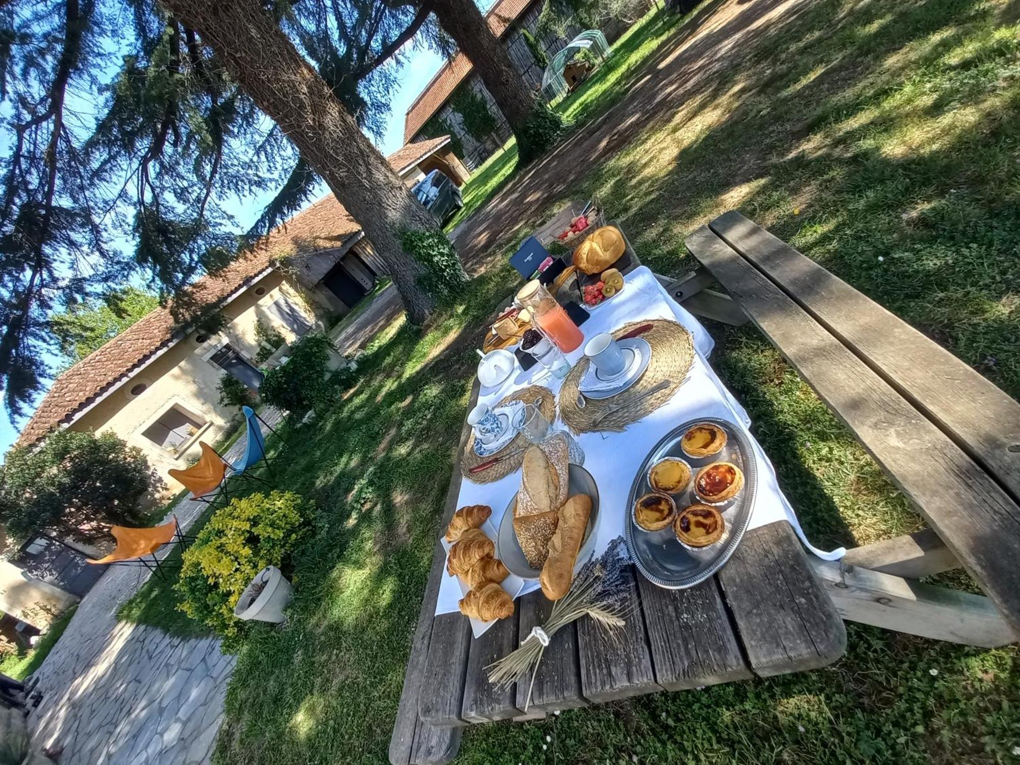 L' Embellie Sur Lot Bed & Breakfast Sainte-Livrade-sur-Lot Ngoại thất bức ảnh