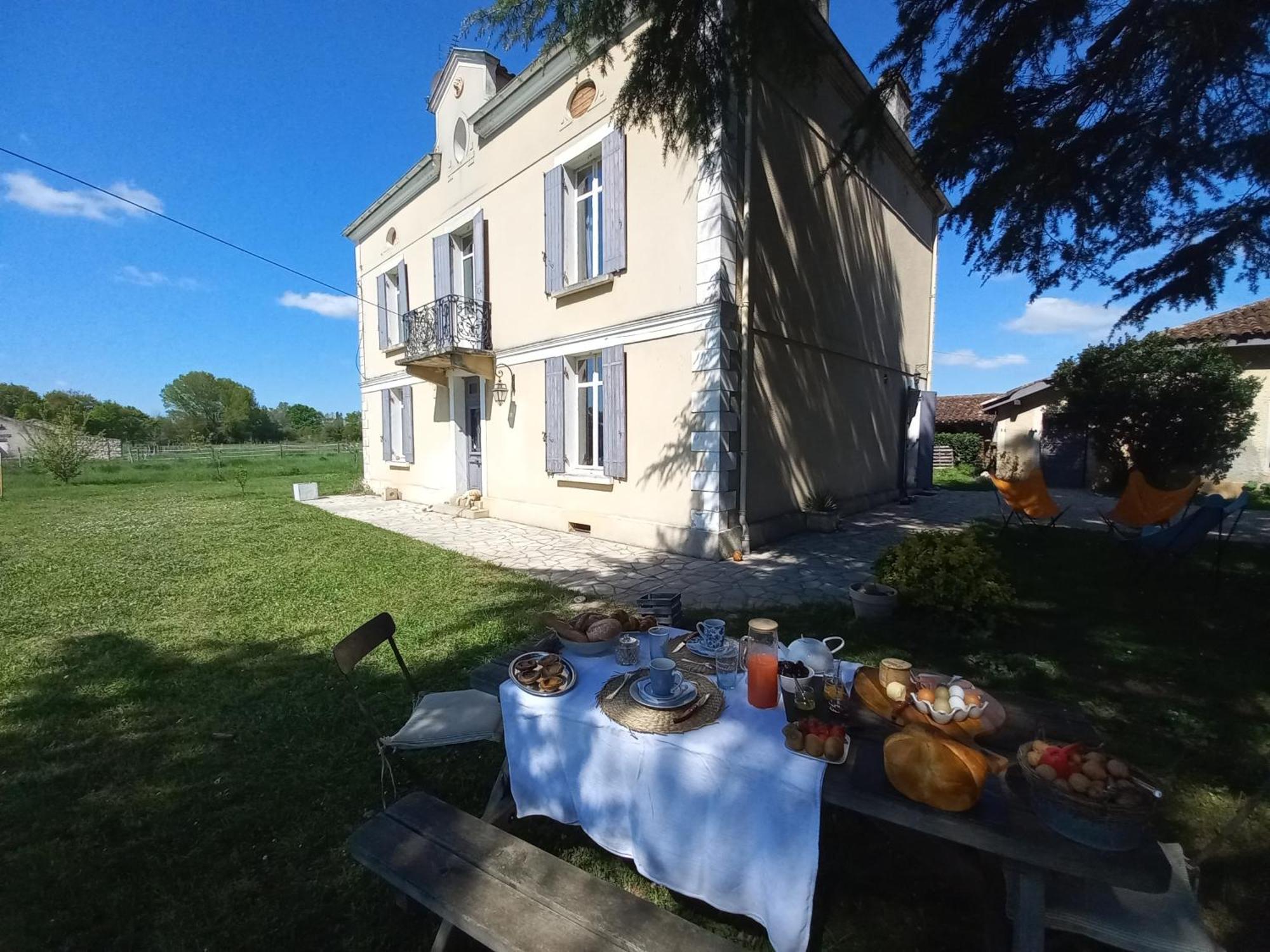L' Embellie Sur Lot Bed & Breakfast Sainte-Livrade-sur-Lot Ngoại thất bức ảnh